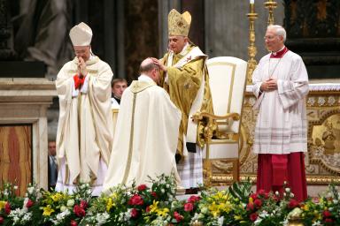 VATICAN CITY- SEPTEMBER 29:  Pope Benedict XVI (2nd R) attends the ordination ceremony of six new bishops at Saint Peter's Basilica on September 29, 2007 in Vatican City.  (Photo by Franco Origlia/Getty Images) *** Local Caption *** Pope Benedict XI